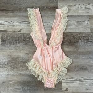 Vintage Lady Constance Pink Nylon Lace Ruffle Teddy Bodysuit Coquette USA S